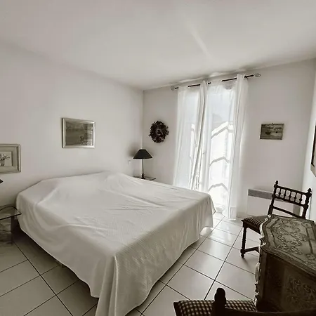 Casa de Férias Maison 4 à Port Avec Piscine Et Amarrage Privé - Fr-1-868-18 *