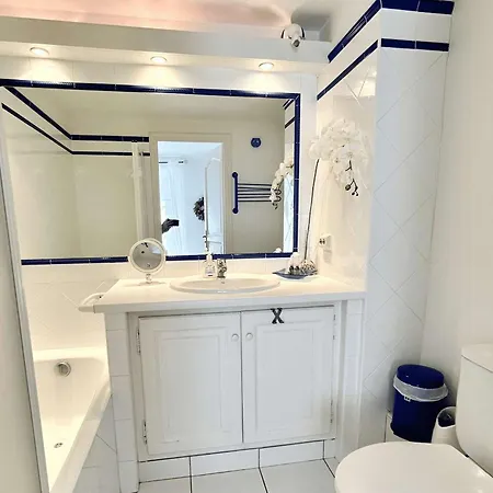 Casa de Férias Maison 4 à Port Avec Piscine Et Amarrage Privé - Fr-1-868-18 Grimaud