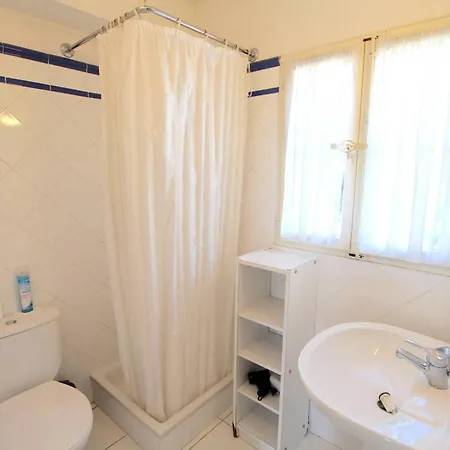 Casa de Férias Maison 4 à Port Avec Piscine Et Amarrage Privé - Fr-1-868-18 Grimaud