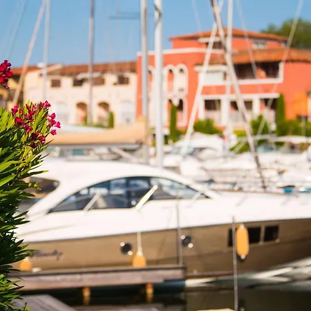 Maison 4 à Port Avec Piscine Et Amarrage Privé - Fr-1-868-18 Casa de Férias Grimaud